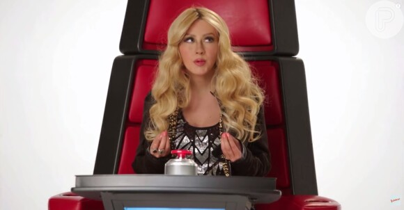 Jurada do 'The Voice' em 2013 e 2014, Shakira também foi 'homenageada' por Christina Aguilera, que imitou até seu jeito de falar com os candidatos do reality