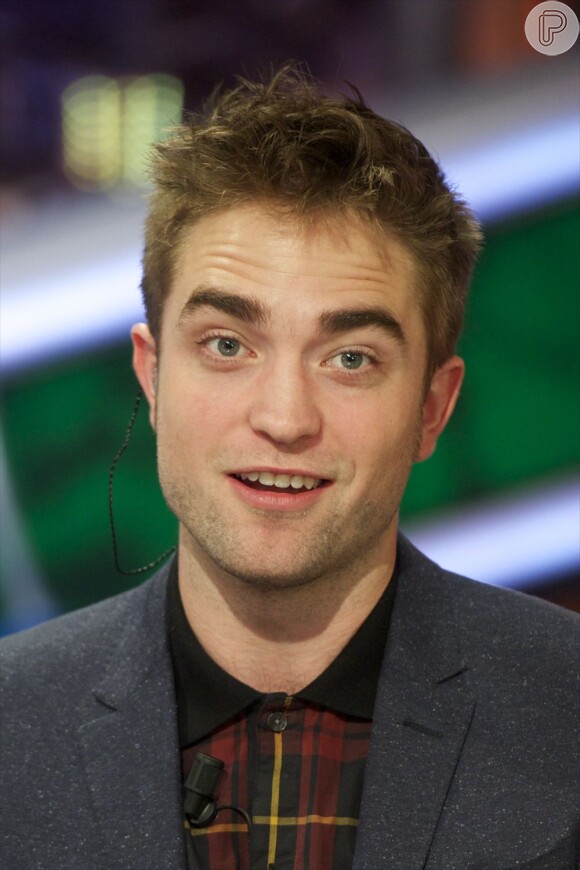 Amigos de Robert Pattinson negam que ator esteja namorando Katty Perry