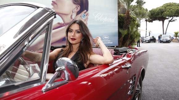 Thaila Ayala vai ao último dia do Festival de Cannes a bordo de um conversível