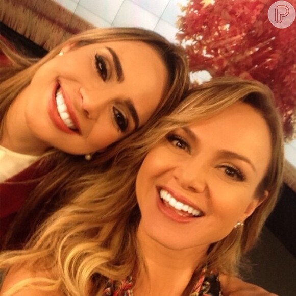 Ao final da entrevista, Rachel Sheherazade e Eliana ainda posaram para uma selfie no estúdio do 'SBT Brasil'