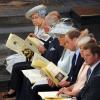 A Família Real é fotografada durante a cerimônia religiosa de comemoração dos 60 anos de coroação da Rainha Elizabeth II