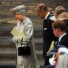 A Rainha Elizabeth II é fotografada durante a cerimônia religiosa de comemoração dos seus 60 anos de coroação