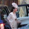 Kate Middleton, grávida de oito meses, sai do carro para participar da cerimônia religiosa de comemoração dos 60 anos de coroação da Rainha Elizabeth II