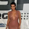 Grávida, Kim Kardashian ainda não mostrou barriguinha