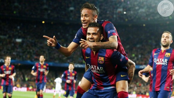 Em campo, Neymar não para de marcar gols e vencer campeonatos pelo Barcelona