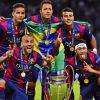 Neymar e Adriano Correia (o segundo da esquerda para a direita acima) são colegas do time Barcelona. No campo Nou, os dois comemoraram a Liga dos Campeões com Daniel Alves e outros dois colegas