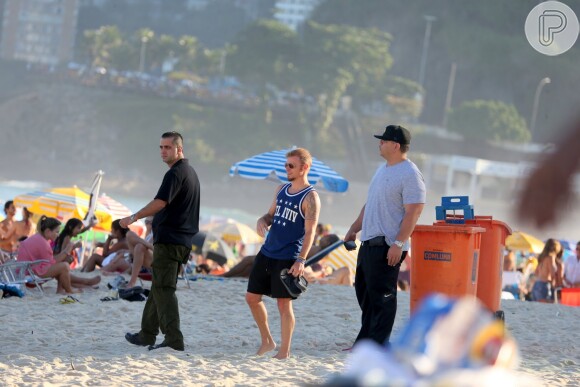 Brian Littrell  optou por caminhar pela areia da praia na manhã dessa segunda-feira, 08 de junho de 2015