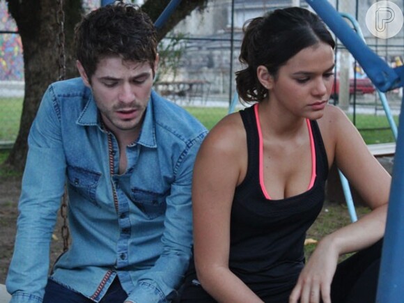 Mari (Bruna Marquezine) diz a Benjamin (Maurício Destri)que não confia mais nele desde que soube da noite que passou com Margot (Maria Casadevall), na novela 'I Love Paraisópolis', em junho de 2015