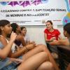 Além da comunidade do Passarinho, a atriz visitou meninas e mulheres vítimas da violência doméstica que são atendidas pelo projeto em Recife