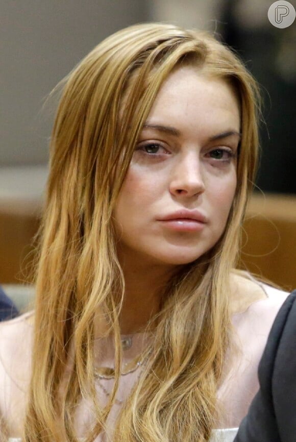 Lindsay Lohan deixou a clínica Betty Ford e foi para a Malibu Rehab Center