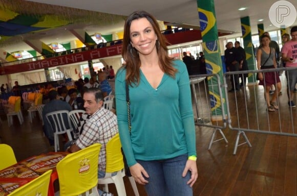 Ana Paula Araújo assistiu a partida entre Brasil e Japão no camarote da Brahma e Budweiser, no Clube Monte Líbano, na Lagoa, Zona Sul do Rio de Janeiro