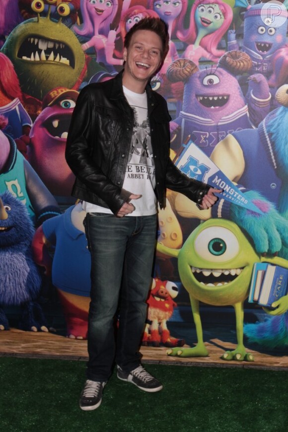 Michel Teló dubla personagem do filme da Disney "Universidade Monstros"