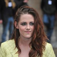 Kristen Stewart se desculpa publicamente por ter traído Robert Pattinson