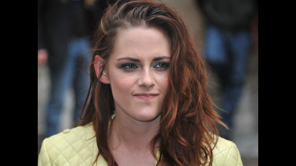 Kristen Stewart se desculpa publicamente por ter traído Robert Pattinson