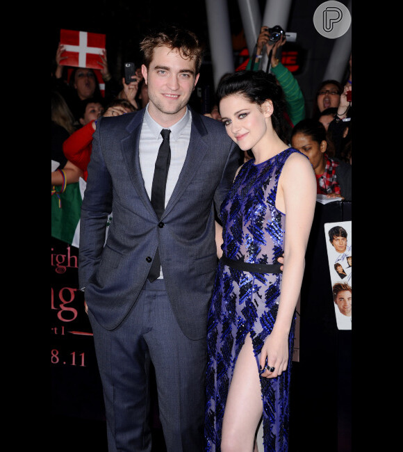Kristen Stewart e Robert Pattinson juntos em evento de divulgação do filme "Amanhecer - Parte 1", antes do caso de infidelidade