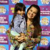 Fernanda Souza leva sobrinha Isabeli ao Circo dos Sonhos, na Barra da Tijuca, Zona Oeste do Rio de Janeiro na sexta-feira, dia 10 de julho de 2015