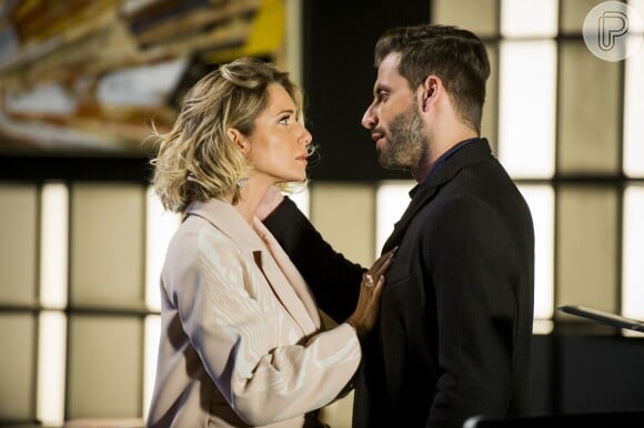 Gabo (Henri Castelli) e Soraya (Leticia Spiller) são cúmplices de Tiago (Carlos Casagrande), na novela 'I Love Paraisópolis'