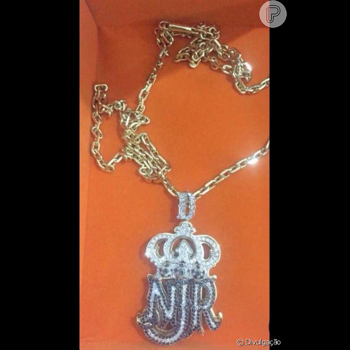 Neymar pegou R$ 45 mil por cordão de ouro com 500 diamantes - Purepeople