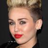 Disney Channel terá pela primeira vez casal gay em uma de suas produções. Miley Cyrus apoiou a decisão de ter um casal lésbico na série 'Good Luck, Charlie', ou 'Boa Sorte, Charlie', no Brasil