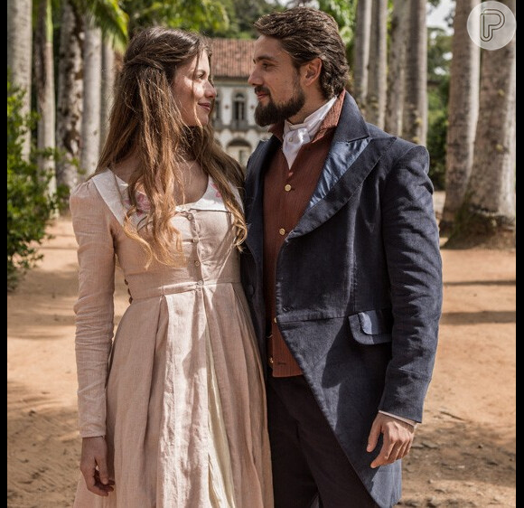 Alinne Moraes e Rafael Cardoso viverão um amor proibido na novela 'Além do Tempo', que estreia nesta segunda-feira, 13 de julho de 2015