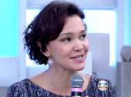 Julia Lemmertz aparece novamente sem aliança de casamento, no 'Encontro'