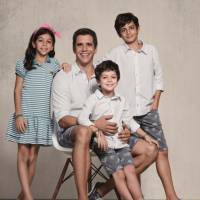 Márcio Garcia posa com os filhos para campanha de Dia dos Pais
