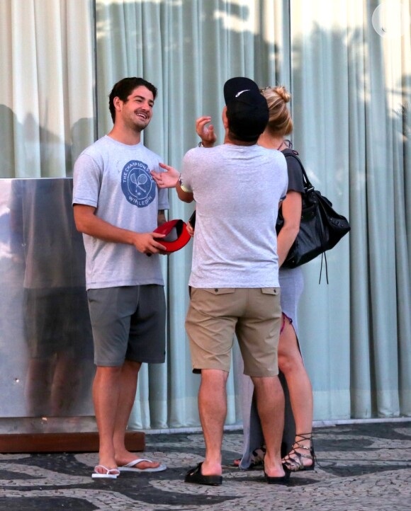 Fiorella Mattheis e Alexandre Pato curtiram a tarde desta segunda, dia 13 de julho, no hotel Fasano, no Rio de Janeiro