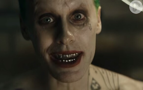 Jared Leto aparece caracterizado como Coringa no trailer do filme 'Esquadrão Suicida'