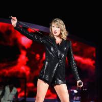 Taylor Swift fica presa em andaime durante show: 'Vou ficar aqui para sempre'