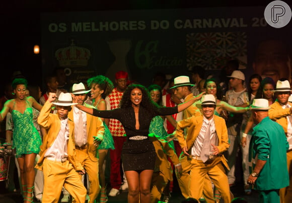 Cris Vianna foi consagrada a melhor rainha de bateria do Carnaval 2015 pelo Troféu Gato de Prata