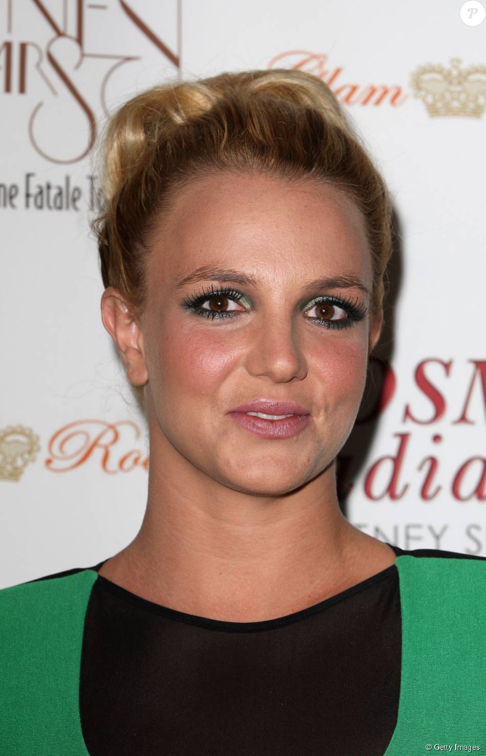 Britney Spears em 2011, durante turnê na Inglaterra ...