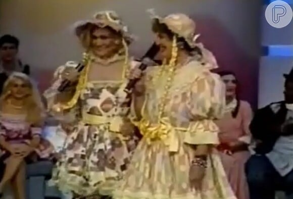 Hebe Camargo e Stella Monteiro cantam juntas em programa do SBT, em 1992