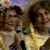 Hebe Camargo e Stella Monteiro se apresentam no SBT, em 1992, vestidas com roupa de caipira