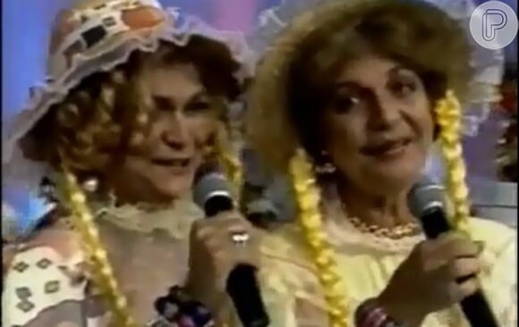 Hebe Camargo e Stella Monteiro se apresentam no SBT, em 1992, vestidas com roupa de caipira