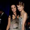 Katy Perry se pronunciou sobre a discussão virtual entre Taylor Swift e Nicki Minaj: 'Acho irônico usar o argumento de 'colocar uma mulher contra a outra' enquanto tem uma que ganha muito dinheiro falando sobre como derrubar uma mulher'