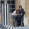 Como boa 'mãe coruja' que se preza, Gisele fez questão de registrar as gracinhas da filha durante passeio em Paris