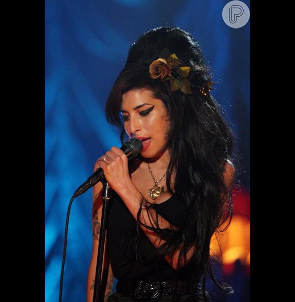 Amy se apresentou no 50th Grammy Awards, no qual venceu 5 das 6 categorias que disputou