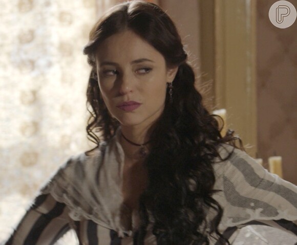 Melissa (Paolla Oliveira) fica inconformada quando Felipe (Rafael Cardoso) desmancha o noivado e diz que está apaixonado por outra mulher, na novela 'Além do Tempo'