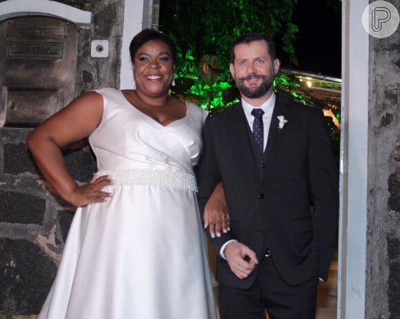 Cacau Protasio se casa com o fotógrafo Janderson Pires em cerimônia com presença de famosos na noite desta sexta-feira, 24 de julho de 2015