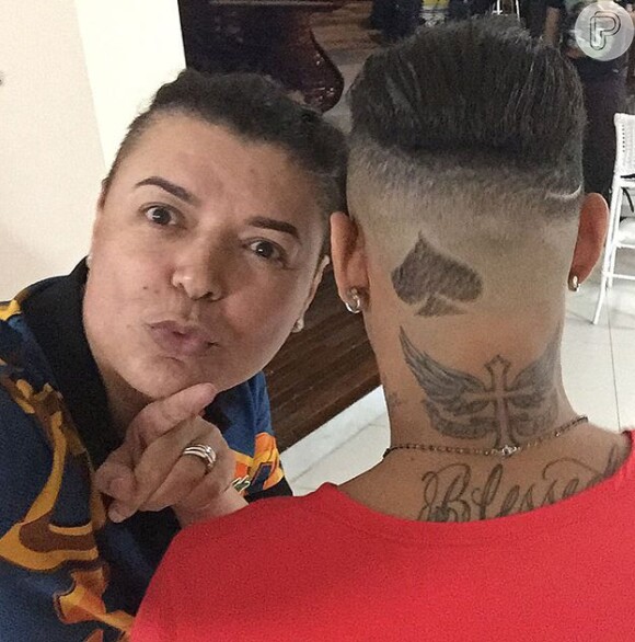 David Brazil tirou foto do corte de cabelo do jogador Neymar, nesta sábado, dia 25 de julho de 2015