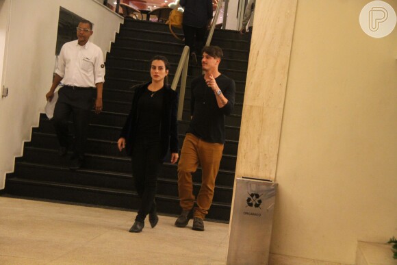 Cleo Pires usa dreadlocks nos cabelos em passeio com o namorado, Romulo Neto, neste domingo, 26 de julho de 2015