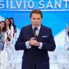 Silvio Santos anunciou no seu programa deste domingo, 26 de julho de 2015, que está em busca do terno que usou durante desfile da escola de samba, Tradição, no ano de 2001. Segundo o apresentador, será paga a recompensa de R$ 3 mil para quem encontrar a peça