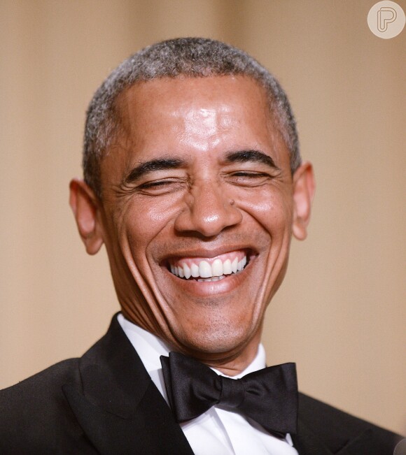 Barack Obama fez da sua primeira visita ao Quênia algo inesquecível! O presidente dos Estados Unidos foi convidado ao palco de um evento e dançou o 'Gangnam Style queniano'