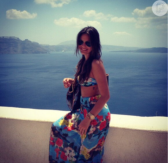 Bruna Marquezine postou a foto em Santorini, na Grécia, em 17 de julho de 2013