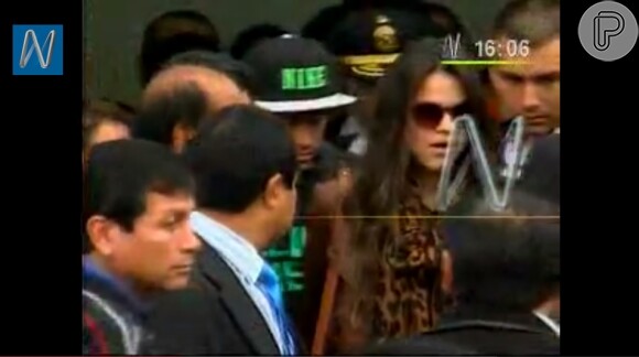 Bruna Marquezine e Neymar chegam em Lima, no Peru, na tarde desta terça-feira, dia 2 de julho de 2013