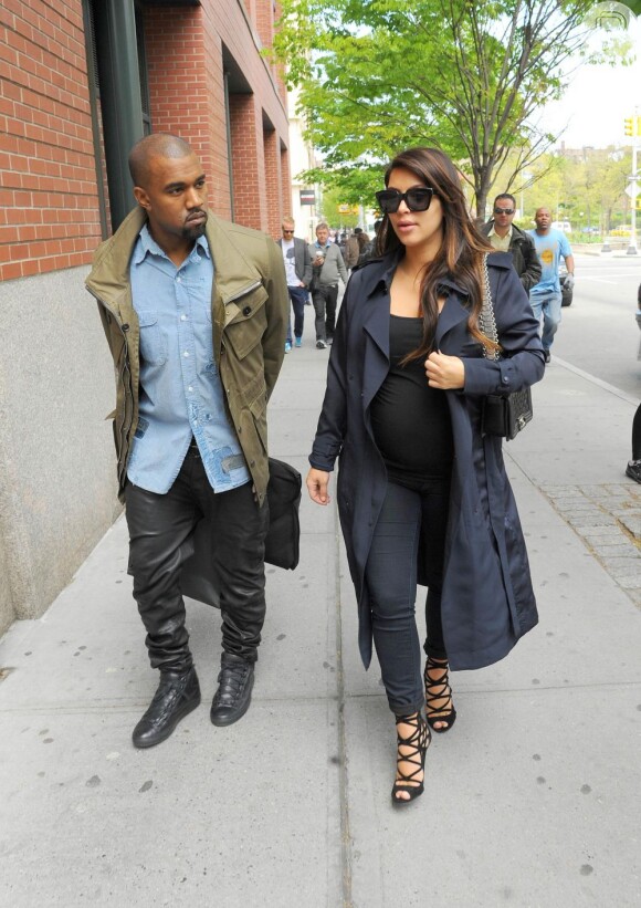 Kim Kardashian e Kanye West vão doar o dinheiro das primeiras fotos da filha, North West