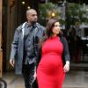 Kim Kardashian e Kanye West recusaram uma proposta de R$ 6 milhões pelas fotos de North West