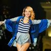 Rihanna faz coreografia em show na Polônia