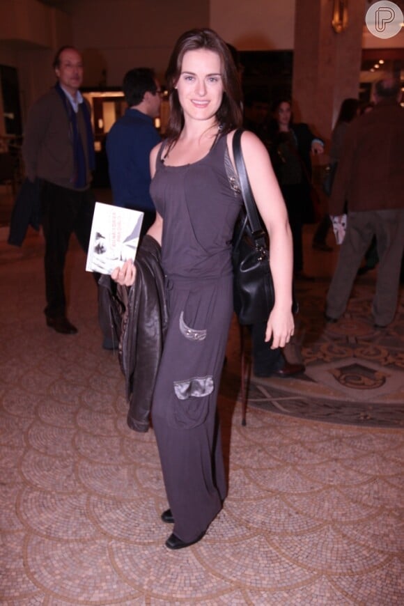 A atriz Alessandra Maestrini esteve na estreia da peça 'Eu Não Dava Praquilo' em São Paulo, em 10 de julho de 2013