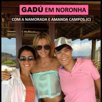 Maria Gadú viaja com a namorada, a produtora Lua Leça, para Fernando de Noronha